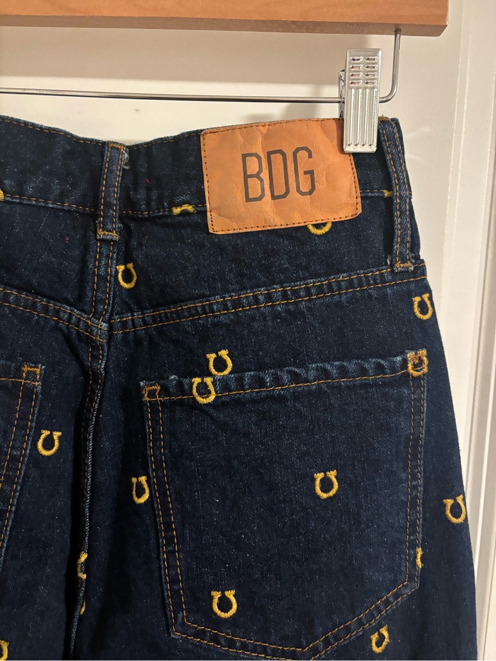 URBAN OUTFITTERS BDG High-Waisted Cowboy Jeans Horseshoe Dark Blue Denim Size 26 - Picture 13 of 13